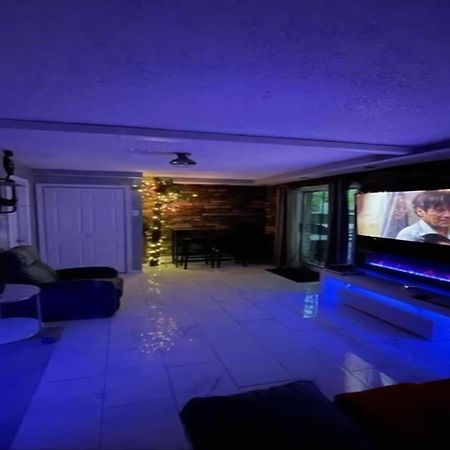 Brooklyn Spacious Space With Private Entrance, Bathroom, & Backyard - Full-Kitchen New York Exterior foto